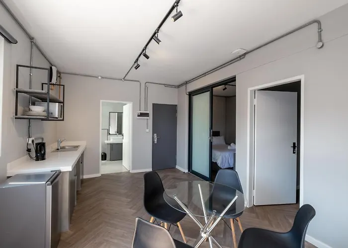 Inn & Out Plus Rosebank